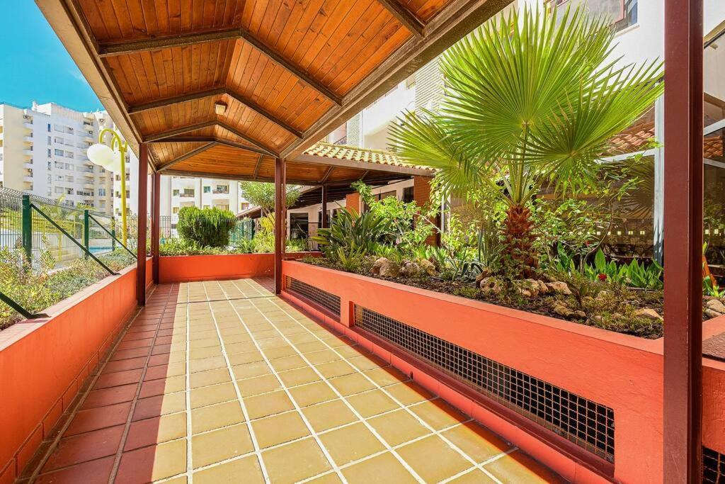 T2 With Pool, 300M From The Beach Portimao Exterior photo